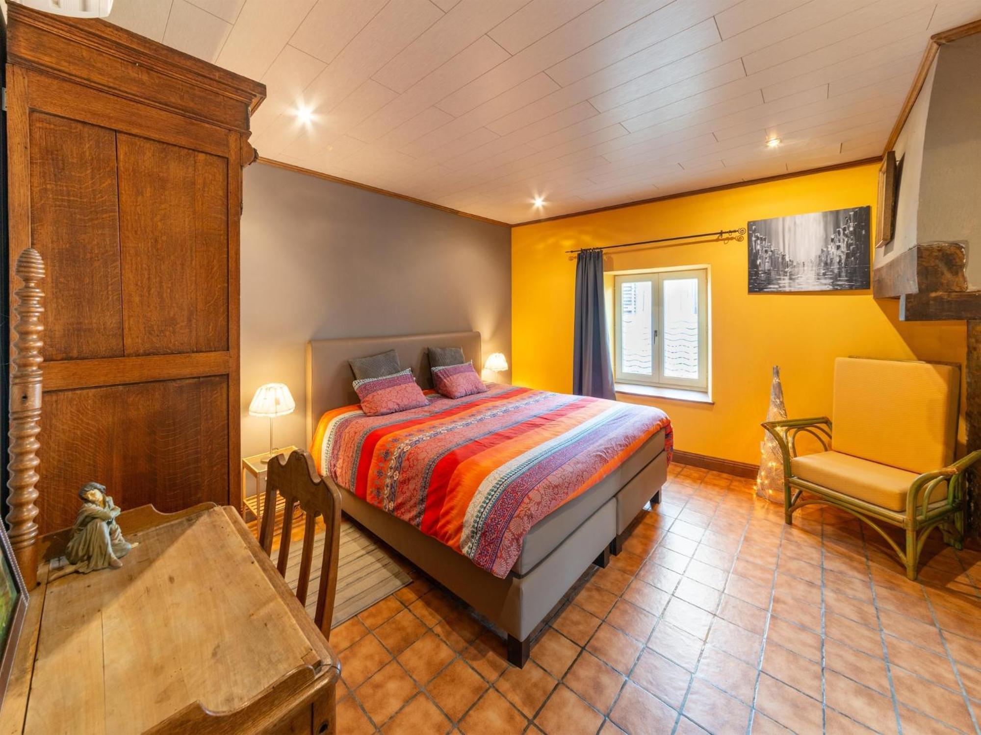 Holiday Home With Bubble Bath Florenville Exterior foto