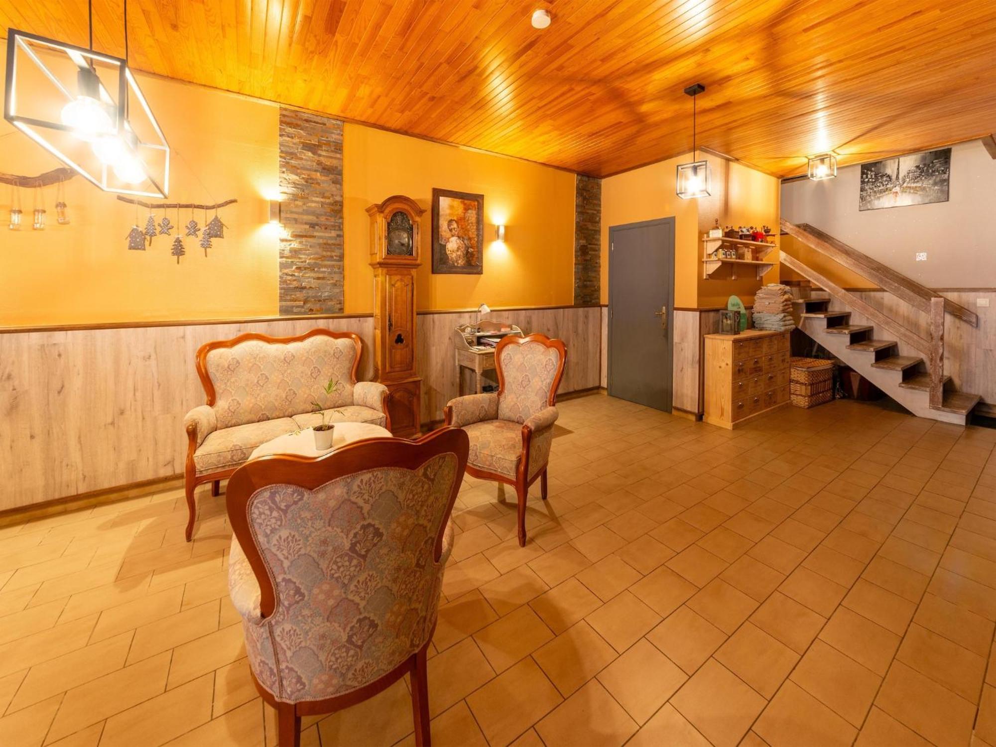 Holiday Home With Bubble Bath Florenville Exterior foto